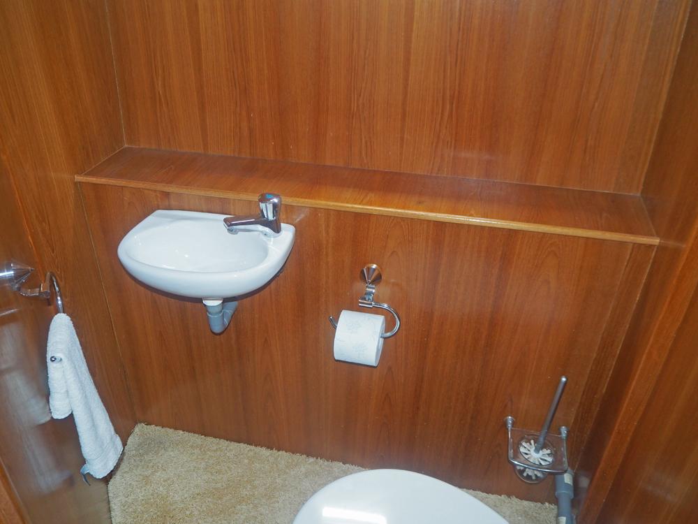 Aft cabin, Accommodation